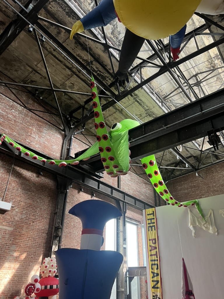 Pat Oleszko sculpture mid-inflation, second view